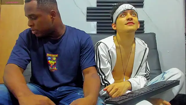 Snapshot of Amun_obsidian chatting on 11-08-25, 12:05 Amun obsidian online show from 11-08-25, 12:05