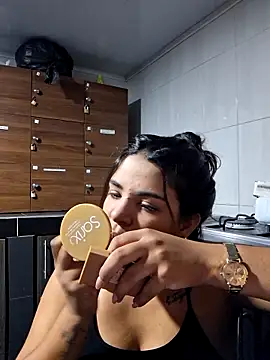 daniela crozee  online show from 11-29-25, 12:24