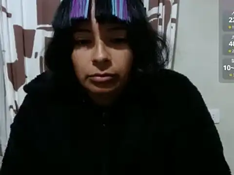 Snapshot of Acelinrose chatting on 05-09-26, 01:11 Acelinrose online show from 05-09-26, 01:11