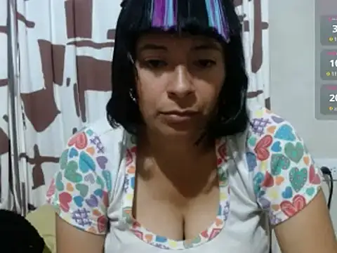 Snapshot of Acelinrose chatting on 05-17-26, 11:23 Acelinrose online show from 05-17-26, 11:23