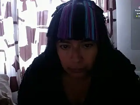 Snapshot of Acelinrose chatting on 05-25-26, 10:27 Acelinrose online show from 05-25-26, 10:27