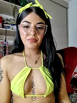 ValeNiitaLuv online show from 02-05-26, 06:29