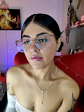 ValeNiitaLuv online show from 04-10-26, 06:18