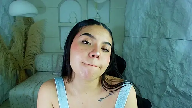 Snapshot of ambarina_r chatting on 10-24-25, 03:14 ambarina r online show from 10-24-25, 03:14