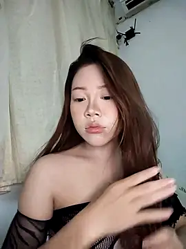 Snapshot of -Bianca- chatting on 09-23-25, 10:29 -Bianca- online show from 09-23-25, 10:29