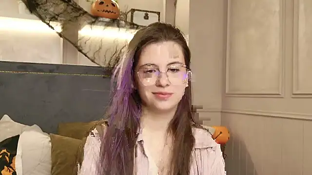 Snapshot of Akira_Halls chatting on 10-24-25, 05:48 Akira Halls online show from 10-24-25, 05:48