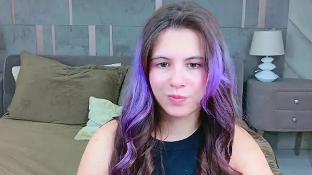 Snapshot of Akira_Halls chatting on 11-12-25, 08:52 Akira Halls online show from 11-12-25, 08:52