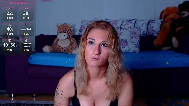 Snapshot of CassieSpell chatting on 06-13-26, 09:02 CassieSpell online show from 06-13-26, 09:02