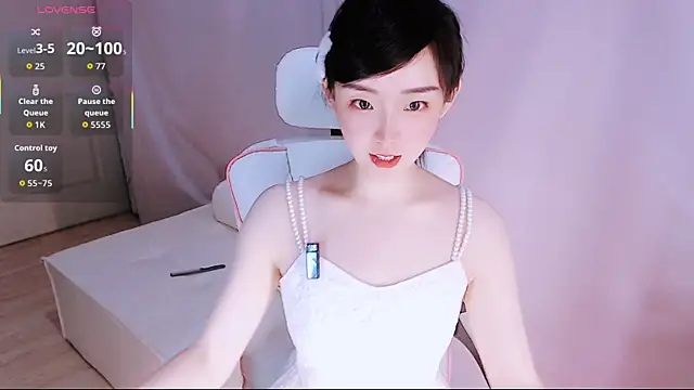 Snapshot of Niannian- chatting on 06-24-26, 07:57 Niannian- online show from 06-24-26, 07:57