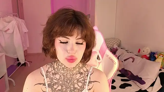 Snapshot of Eva_Sonic chatting on 05-13-26, 03:04 Eva Sonic online show from 05-13-26, 03:04
