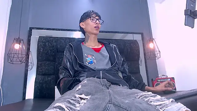 Daniel delux  online show from 12-01-25, 11:48