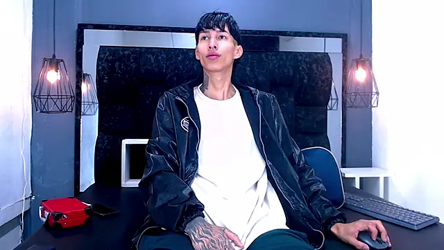 Daniel delux  online show from 12-03-25, 11:08