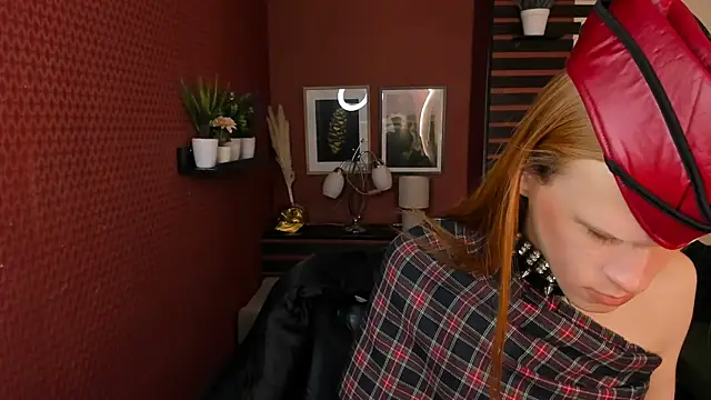 Snapshot of ChloeValentinee chatting on 10-27-25, 12:53 ChloeValentinee online show from 10-27-25, 12:53