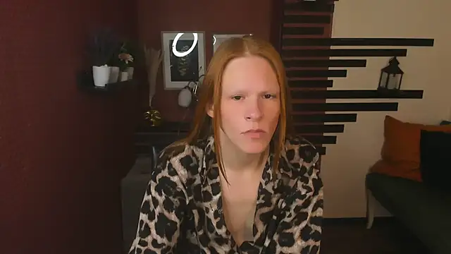 Snapshot of ChloeValentinee chatting on 11-21-25, 01:32 ChloeValentinee online show from 11-21-25, 01:32