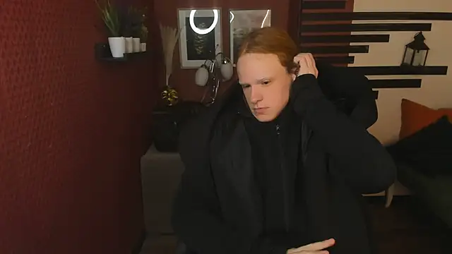 Snapshot of ChloeValentinee chatting on 11-26-25, 11:00 ChloeValentinee online show from 11-26-25, 11:00