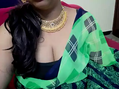 Snapshot of tamilqueenbaby chatting on 09-22-25, 06:37 tamilqueenbaby online show from 09-22-25, 06:37