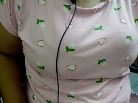 Snapshot of tamilqueenbaby chatting on 10-10-25, 02:16 tamilqueenbaby online show from 10-10-25, 02:16