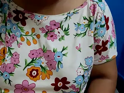 Snapshot of tamilqueenbaby chatting on 10-18-25, 11:16 tamilqueenbaby online show from 10-18-25, 11:16