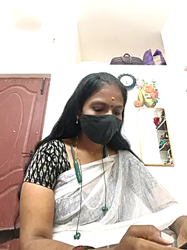 Tamil Yalini12 online show from 04-17-26, 12:02