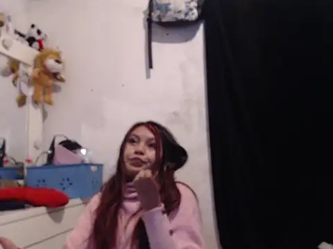 Snapshot of dulce-emily18 chatting on 09-21-25, 03:19 dulce-emily18 online show from 09-21-25, 03:19