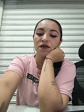 Alisson Stonee online show from 06-17-26, 05:10