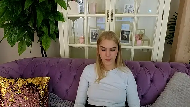 AlinaLiii online show from 04-09-26, 07:30