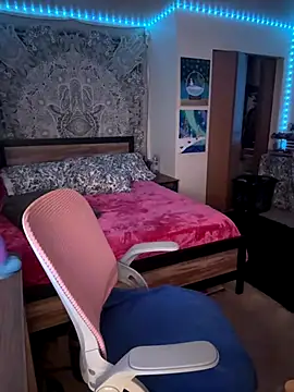 MaciiMayy online show from 12-21-25, 10:50