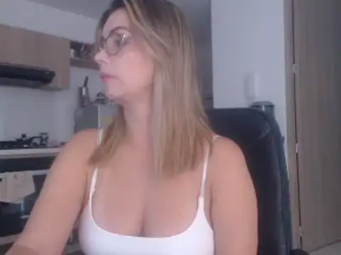 LovePaula online show from 02-16-25, 09:38