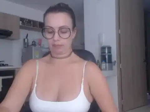 LovePaula online show from 02-20-25, 01:14