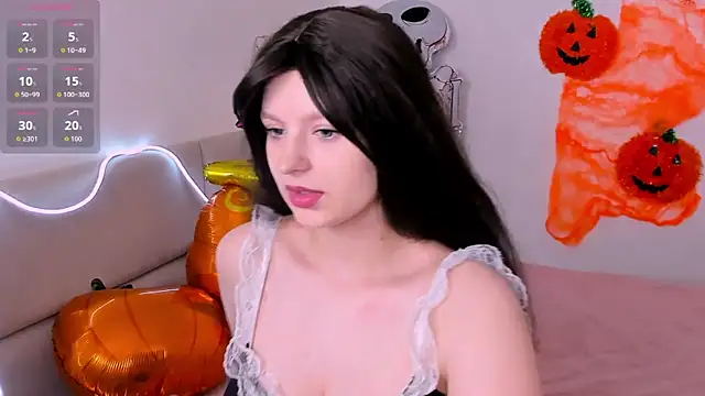 Snapshot of AishaAysitt chatting on 10-19-25, 03:18 AishaAysitt online show from 10-19-25, 03:18