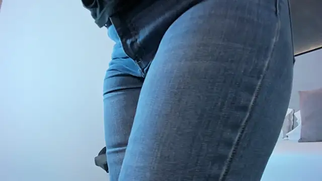 zoee zi online show from 10-24-25, 08:05