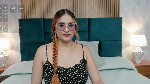 Snapshot of Amber_kiss_ chatting on 09-29-25, 06:46 Amber kiss  online show from 09-29-25, 06:46