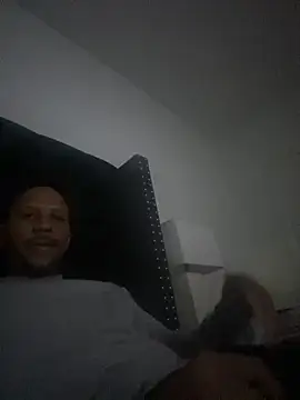 Snapshot of smuckle899 chatting on 10-15-25, 11:16 smuckle899 online show from 10-15-25, 11:16