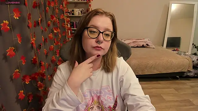 LovelyGirlLisa online show from 10-10-25, 02:38