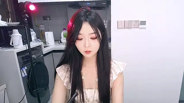 Snapshot of Miao-Maimiao chatting on 09-23-25, 03:04 Miao-Maimiao online show from 09-23-25, 03:04