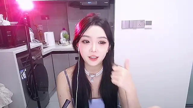 Snapshot of Miao-Maimiao chatting on 09-24-25, 02:53 Miao-Maimiao online show from 09-24-25, 02:53