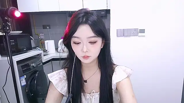 Snapshot of Miao-Maimiao chatting on 10-03-25, 04:37 Miao-Maimiao online show from 10-03-25, 04:37