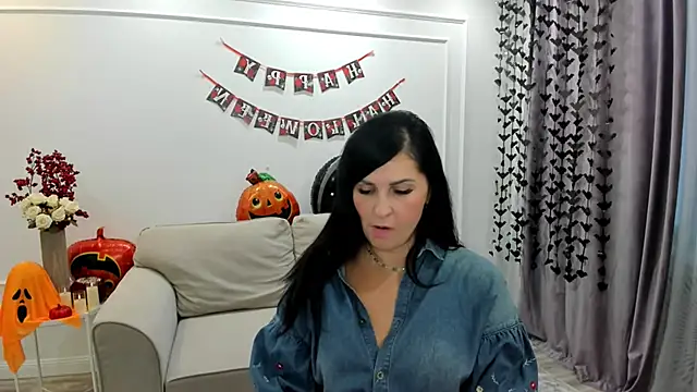 Moon Veloure1 online show from 10-16-25, 03:29