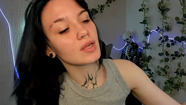 Snapshot of Elastikisss chatting on 05-18-26, 05:35 Elastikisss online show from 05-18-26, 05:35