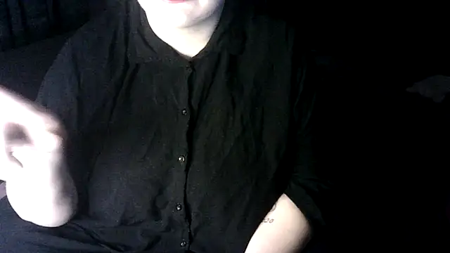 Snapshot of Katy2323 chatting on 10-22-25, 07:35 Katy2323 online show from 10-22-25, 07:35