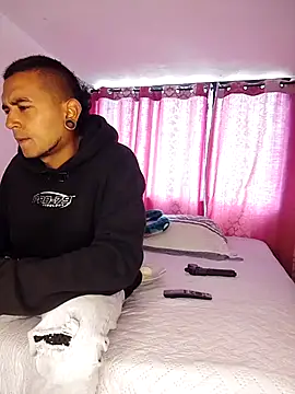 Carlandelli1 online show from 04-24-26, 01:57