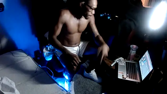 214KingLonggg online show from 05-19-26, 07:15