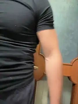 Snapshot of giovan2020 chatting on 11-10-25, 11:37 giovan2020 online show from 11-10-25, 11:37