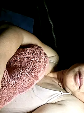 xuxulovezz online show from 03-18-26, 01:58