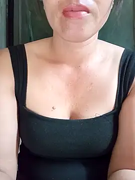 Snapshot of Smile-sexy chatting on 10-28-25, 05:11 Smile-sexy online show from 10-28-25, 05:11