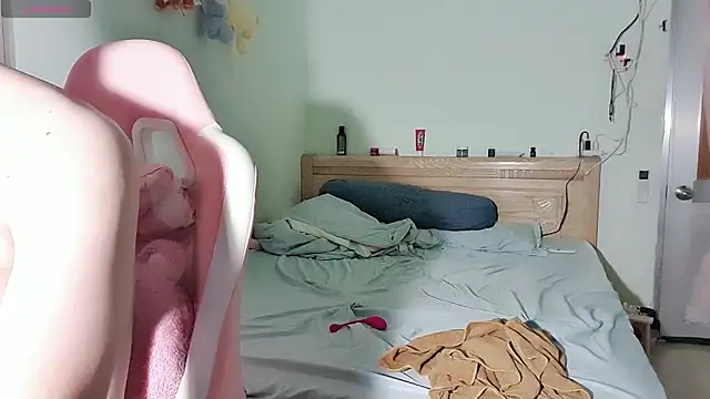 Snapshot of helen-my chatting on 09-28-25, 09:14 helen-my online show from 09-28-25, 09:14