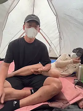 Snapshot of helen-my chatting on 10-30-25, 05:42 helen-my online show from 10-30-25, 05:42