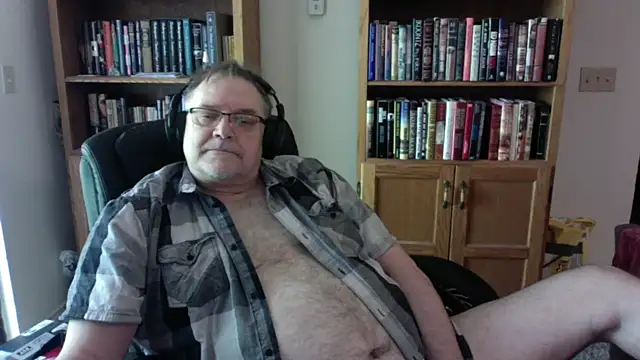 Vinyl22xh online show from 05-13-26, 04:37