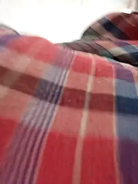 Snapshot of reya743 chatting on 10-17-25, 02:15 reya743 online show from 10-17-25, 02:15