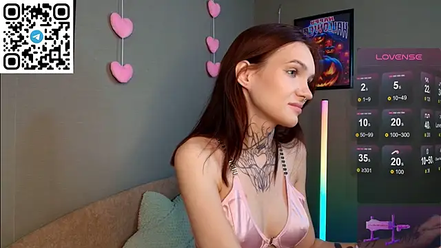 Snapshot of Selena_Lune chatting on 11-05-25, 01:16 Selena Lune online show from 11-05-25, 01:16